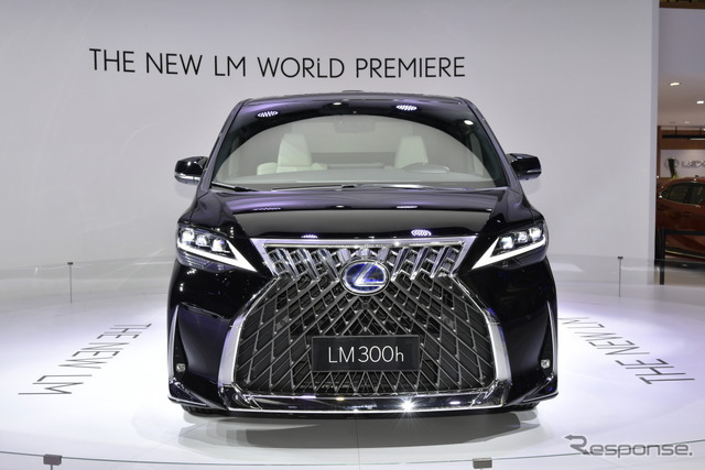 アジアではすでに販売されているLEXUS高級ミニバン『LM』（上海モーターショー2019にて）