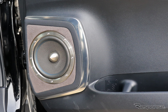 「カーオーディオ・プロショップ」にて製作されたオーディオカーの一例(製作ショップ:イングラフ<青森県>)。