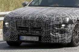 現行はやっぱり失敗作？ BMW『7シリーズ』ビッグマイチェン車両が出現！ 画像