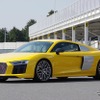 アウディ R8 V10 plus