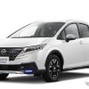 日産ノート AUTECH CROSSOVER：ピュアホワイトパール