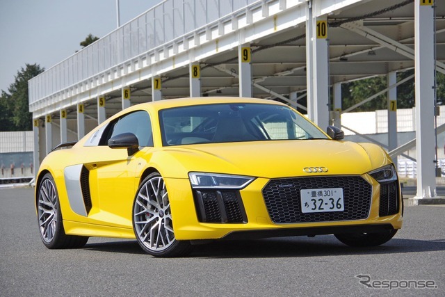 アウディ R8 V10 plus