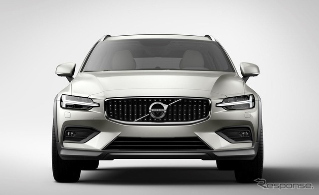 新型ボルボ V60 クロスカントリー