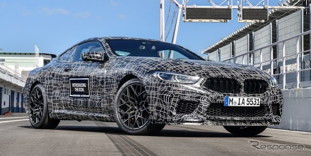 BMW M8 クーペ 新型のプロトタイプ