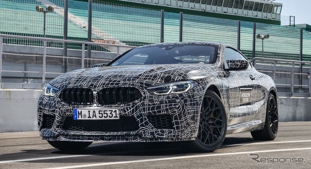 BMW M8 クーペ 新型のプロトタイプ