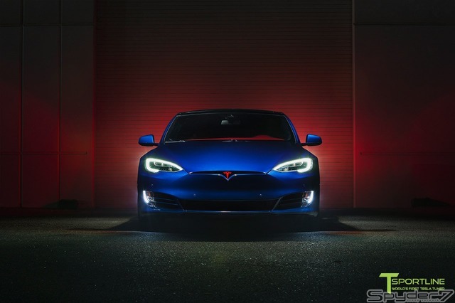 テスラ　Deep Blue Metallic Tesla Model S P100D