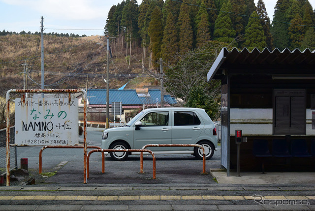 熊本地震で今も一部不通区間が残る豊肥本線(熊本と大分を結ぶローカル線)の波野駅にて。九州で最も標高が高い駅である。