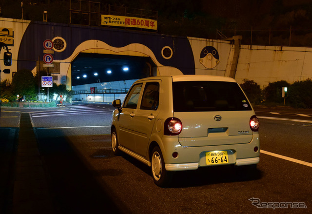 夜の関門トンネルにて。