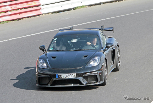 ポルシェ 718 ケイマン GT4 RS 開発車両　（スクープ写真）