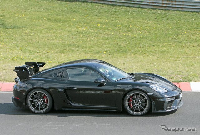 ポルシェ 718 ケイマン GT4 RS 開発車両　（スクープ写真）