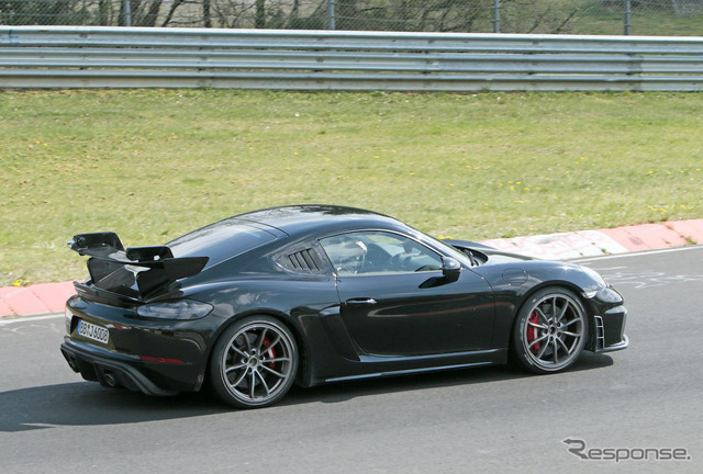 ポルシェ 718 ケイマン GT4 RS 開発車両　（スクープ写真）