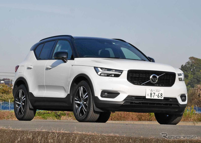 ボルボ XC40 B5 Rデザイン