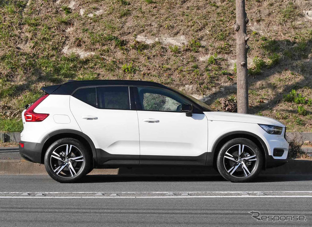 ボルボ XC40 B5 Rデザイン