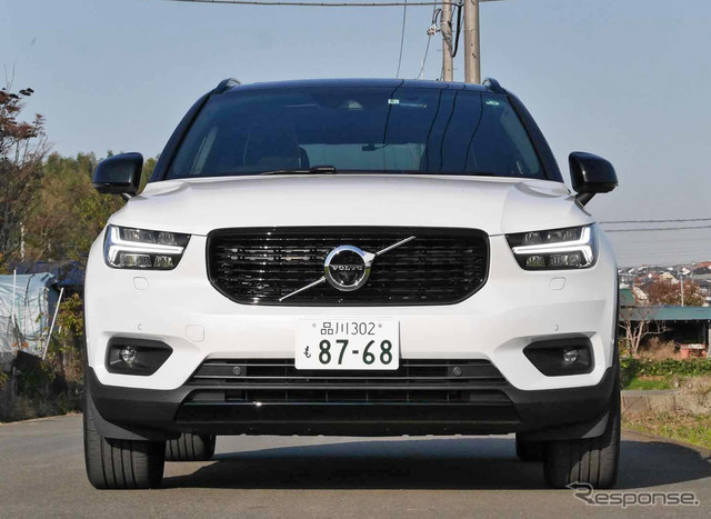 ボルボ XC40 B5 Rデザイン