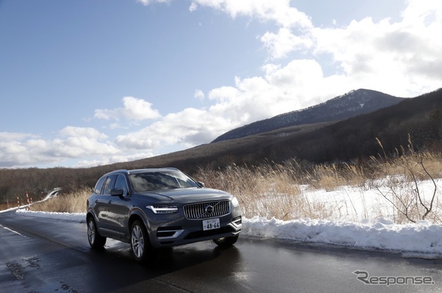 ボルボ XC90 Recharge プラグインハイブリッド T8 AWD