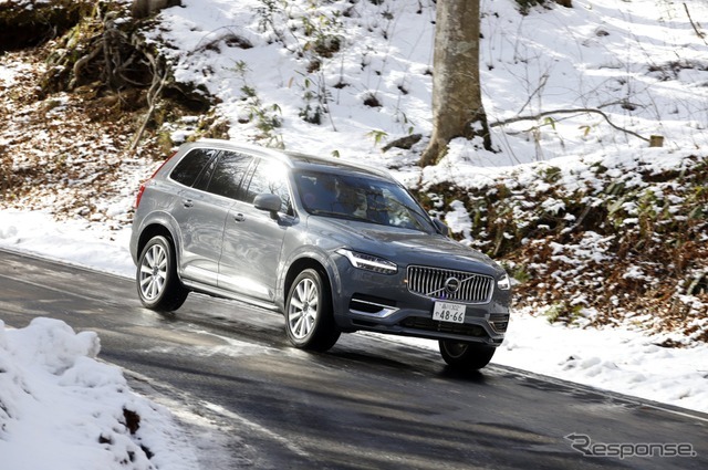 ボルボ XC90 Recharge プラグインハイブリッド T8 AWD