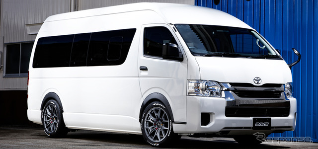 RAYS GramLights 57BNX x HIACE