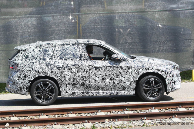 BMW X1 次期型プロトタイプ（スクープ写真）