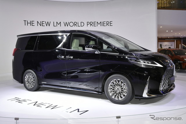 アジアではすでに販売されているLEXUS高級ミニバン『LM』（上海モーターショー2019にて）