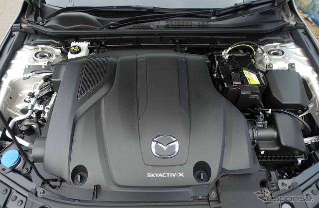 マツダ3 e-SKYACTIV X MT車