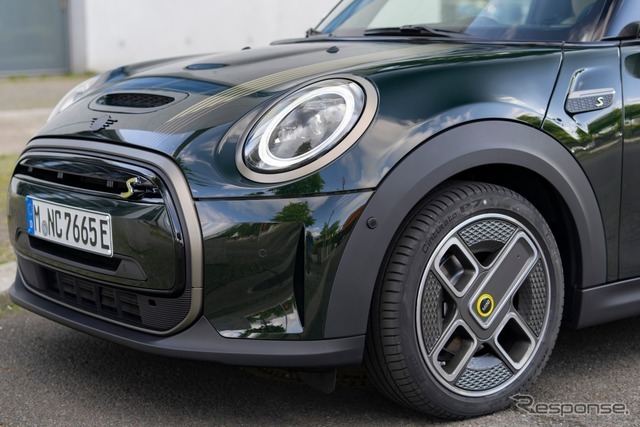 MINI クーパー SE 改良新型の「Resolute Edition」