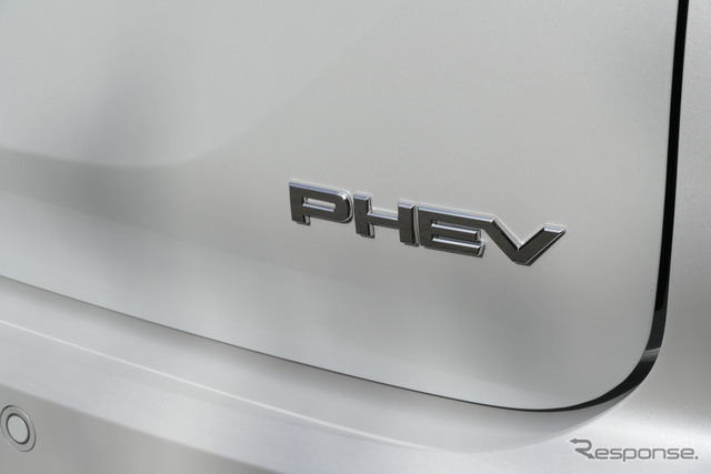 三菱 アウトランダーPHEV