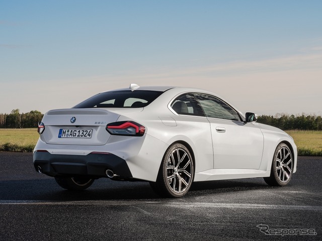 BMW 2シリーズクーペ：220i