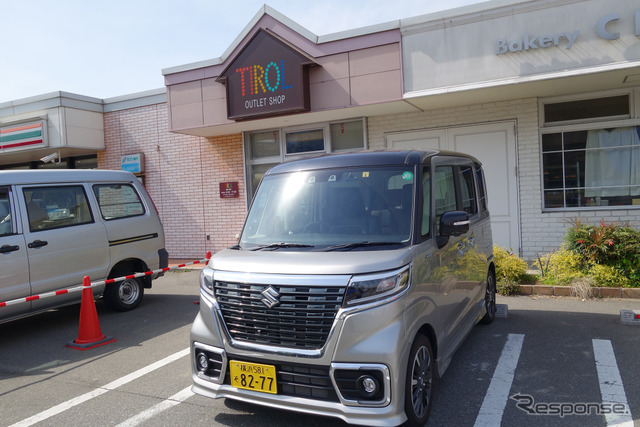 福岡・田川にあるチロルチョコのアウトレットストアにて。生チョコチロルはじめ、多種多様なチロルチョコのアウトレット品をまとめ買いできる。