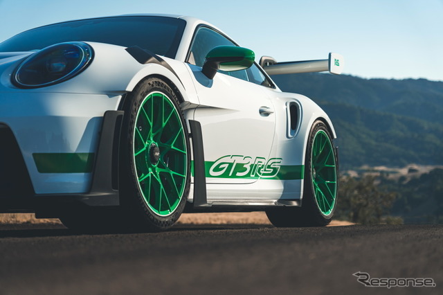 ポルシェ 911 GT3 RS 新型の「トリビュートtoカレラRSパッケージ」