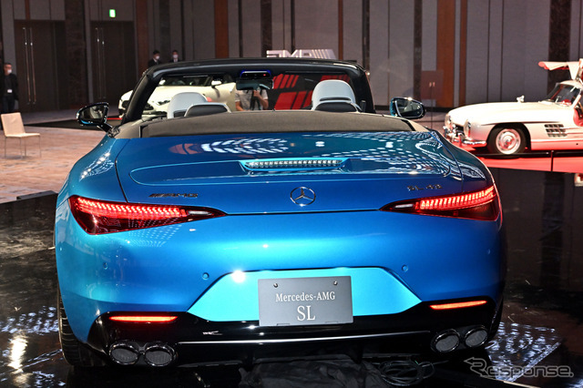 メルセデスAMG SL43