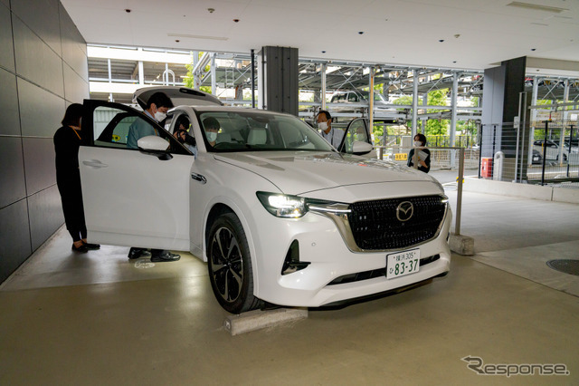 発表会場では、CX-60の実車でデモを体験できた