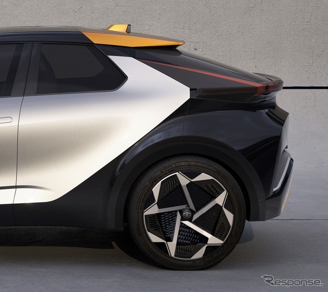 トヨタ C-HR プロローグ