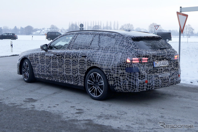 BMW i5 ツーリング プロトタイプ（スクープ写真）