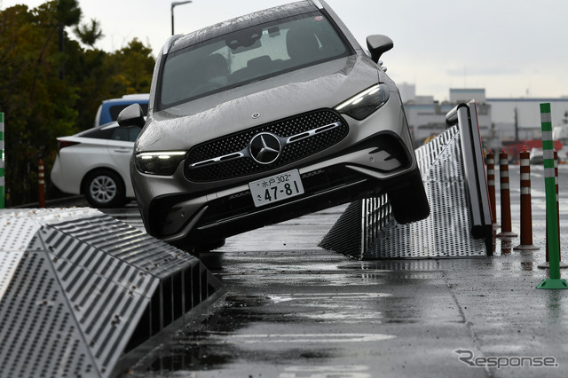 GLC 220 d 4MATIC（ISG 搭載モデル）