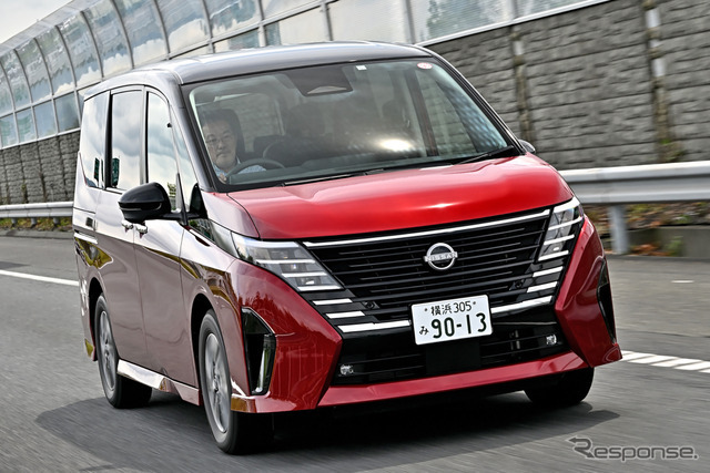 日産 セレナ e-POWER LUXION