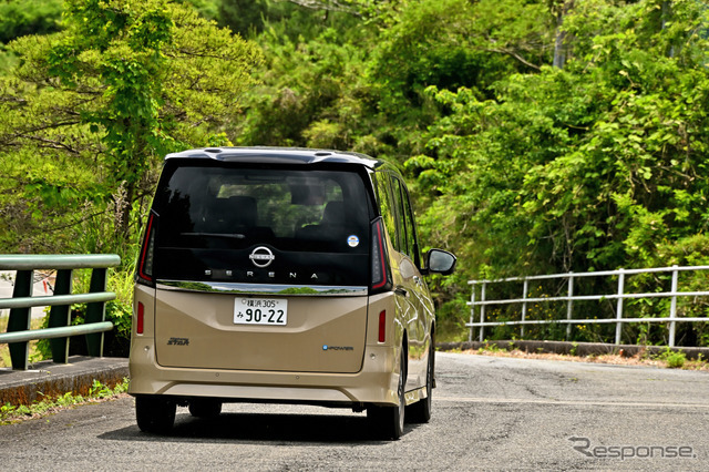 日産 セレナ e-POWER ハイウェイスターV（ボディカラー：利休）