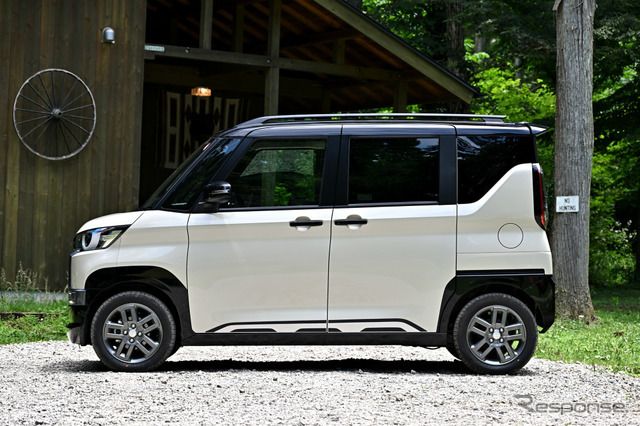 三菱 デリカミニ T Premium 4WD