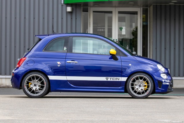 FLEX Z［VSAPQ-C1AS2］ABARTH 595（312142T）用実装例（Ft: -10mm / Rr: -20mm）