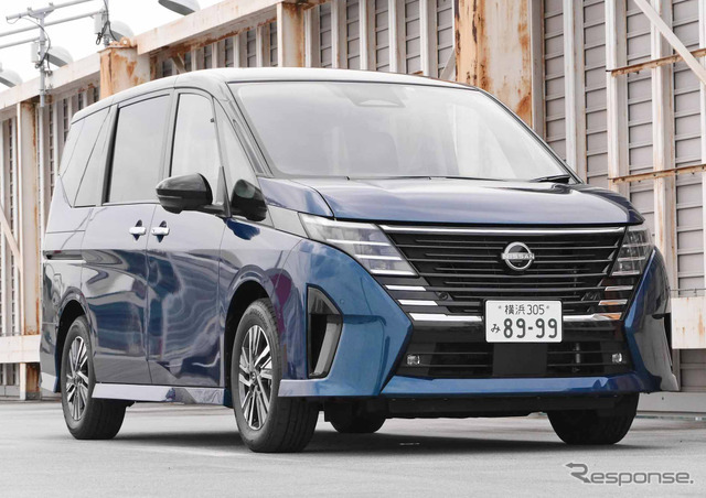 日産 セレナ e-POWER LUXION