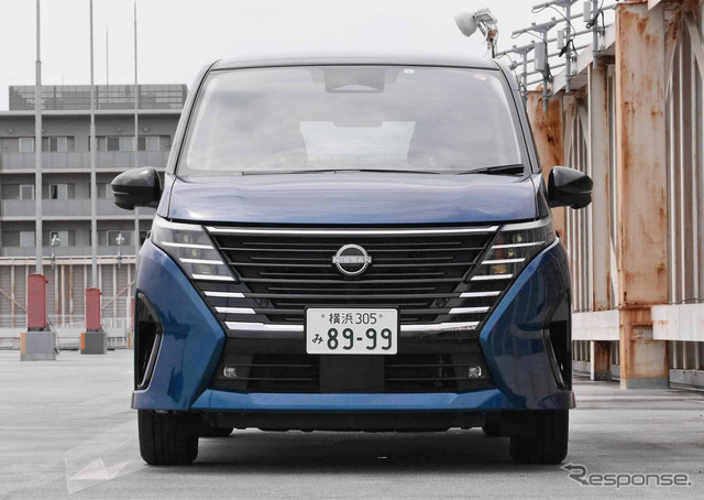 日産 セレナ e-POWER LUXION