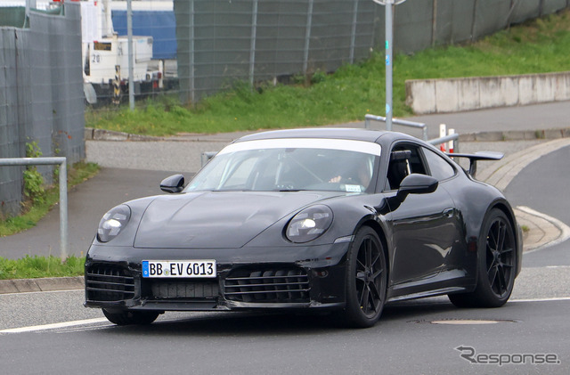 ポルシェ 911 GTSハイブリッド プロトタイプ エアロパッケージ（スクープ写真）