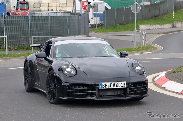 ポルシェ 911 GTSハイブリッド プロトタイプ エアロパッケージ（スクープ写真）