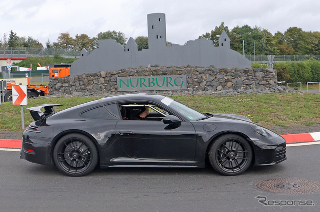 ポルシェ 911 GTSハイブリッド プロトタイプ エアロパッケージ（スクープ写真）