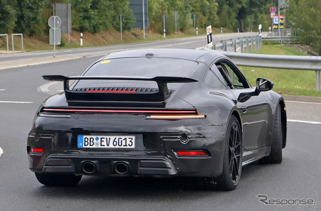 ポルシェ 911 GTSハイブリッド プロトタイプ エアロパッケージ（スクープ写真）