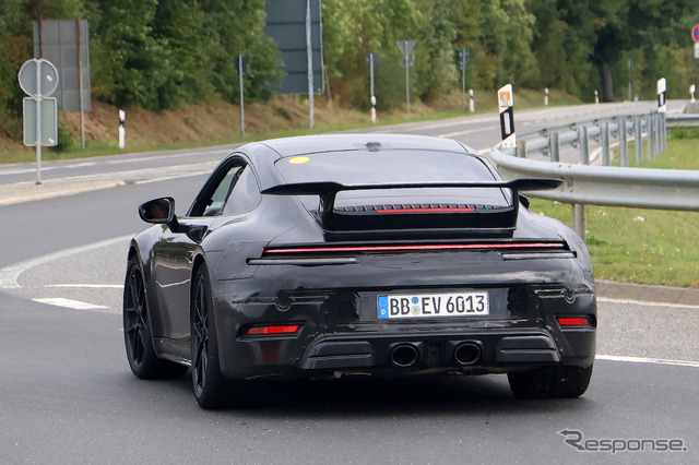 ポルシェ 911 GTSハイブリッド プロトタイプ エアロパッケージ（スクープ写真）