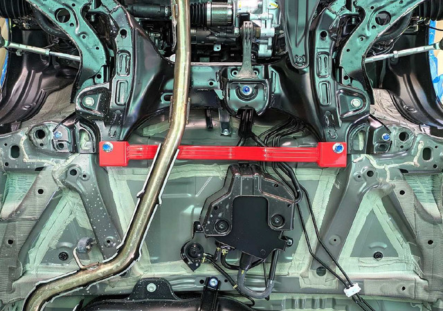 SUSTEC UNDER BRACE新型HONDA N-BOX（JF5）用実装例（フロント）