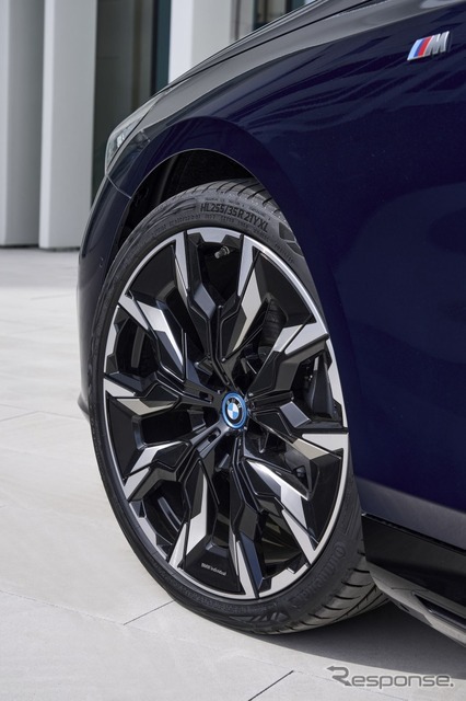 BMW i5 の「eDrive40」