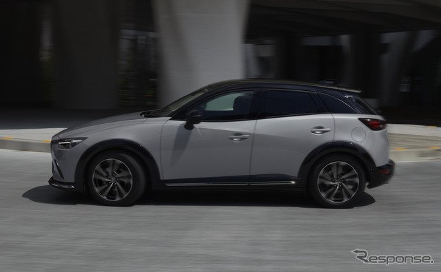 マツダ CX-3 Vivid Monotone（現行モデル）