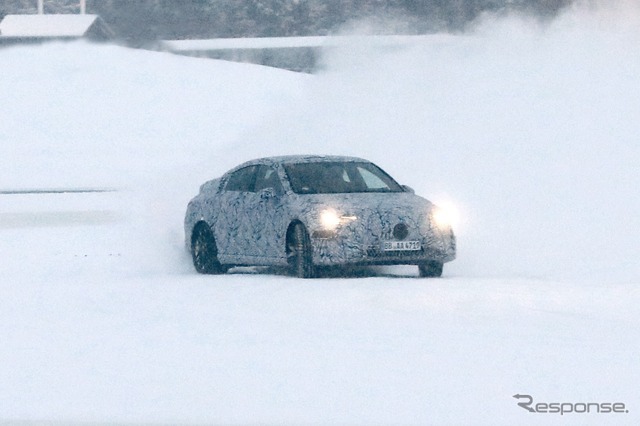 メルセデスAMG EQAセダン プロトタイプ（スクープ写真）