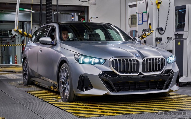 BMWの独ディンゴルフィン工場で生産が開始された 5シリーズ・ツーリング 新型